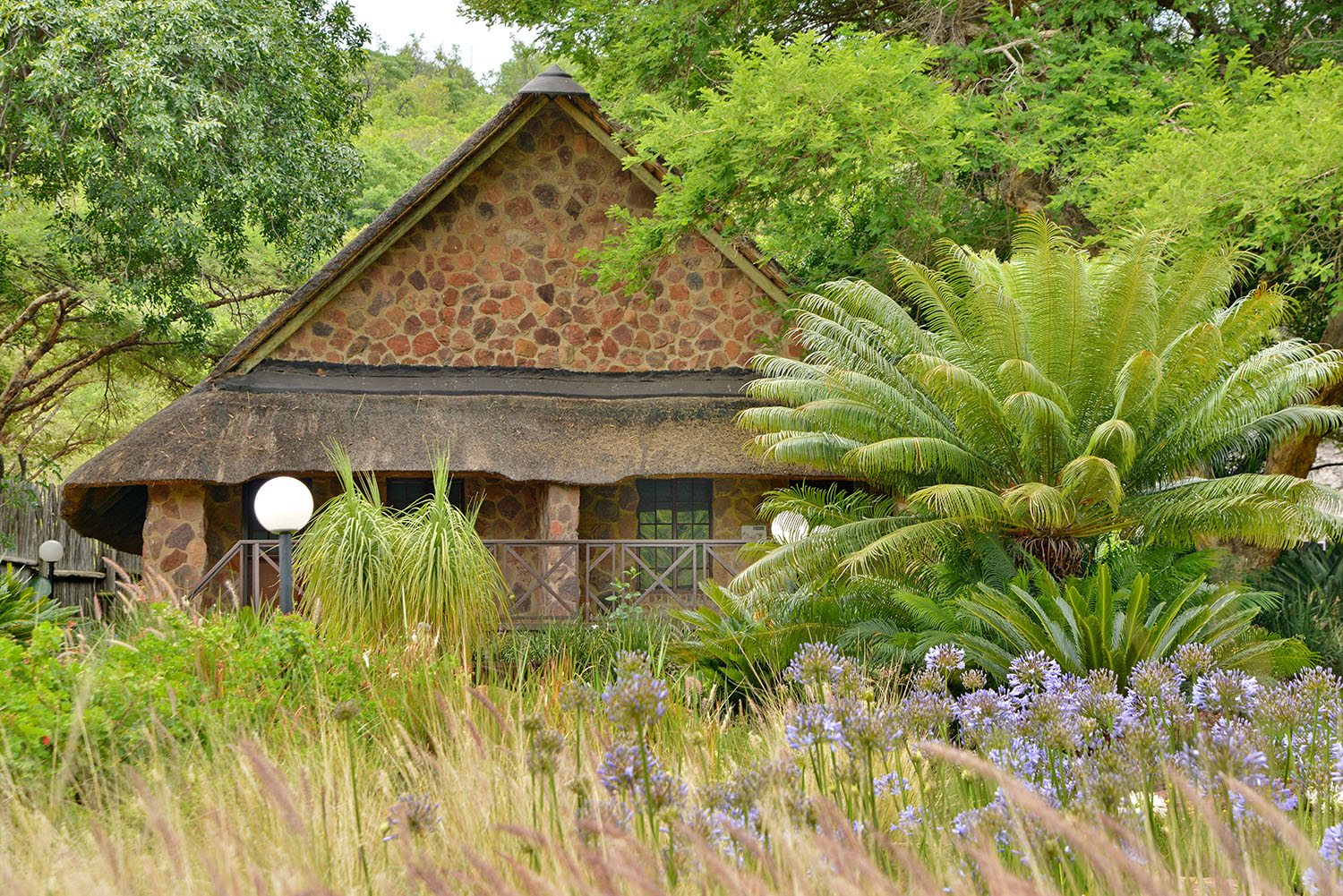 Unit Exterior & Gardens (11)