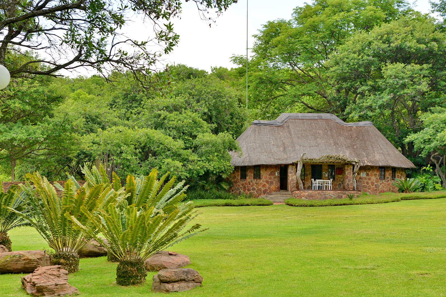 Unit Exterior & Gardens (19)