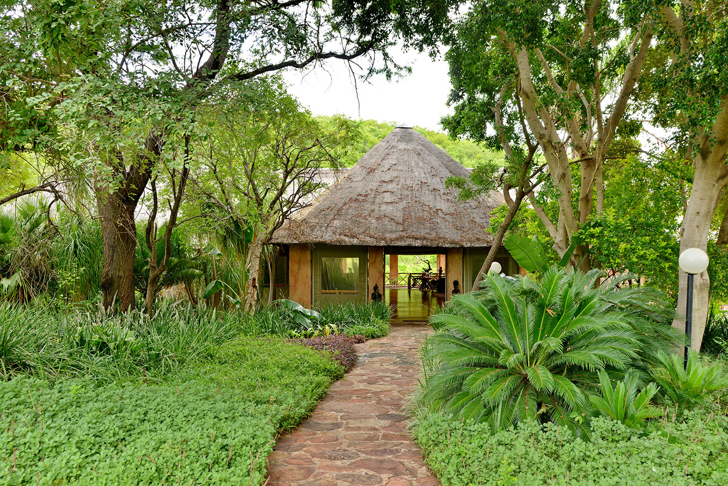 Unit Exterior & Gardens (8)